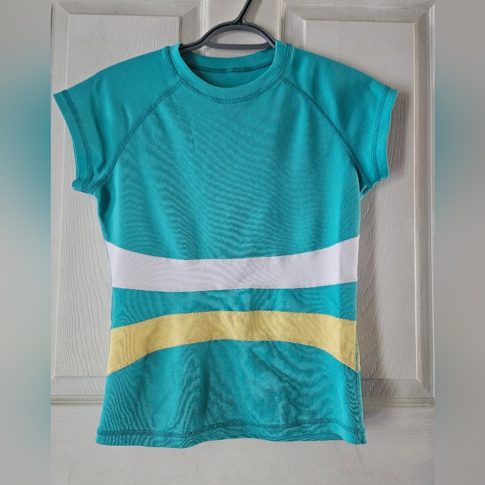 Ladies Vintage Lululemon Tshirt